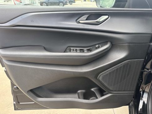 New 2026 Jeep Grand Cherokee L Laredo RWD image 19