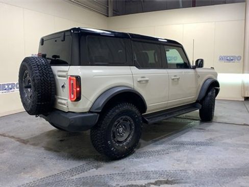 Certified 2025 Ford Bronco Outer Banks w/ Sasquatch Package image 3