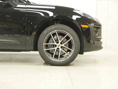 Certified 2026 Porsche Macan AWD/4WD image 41