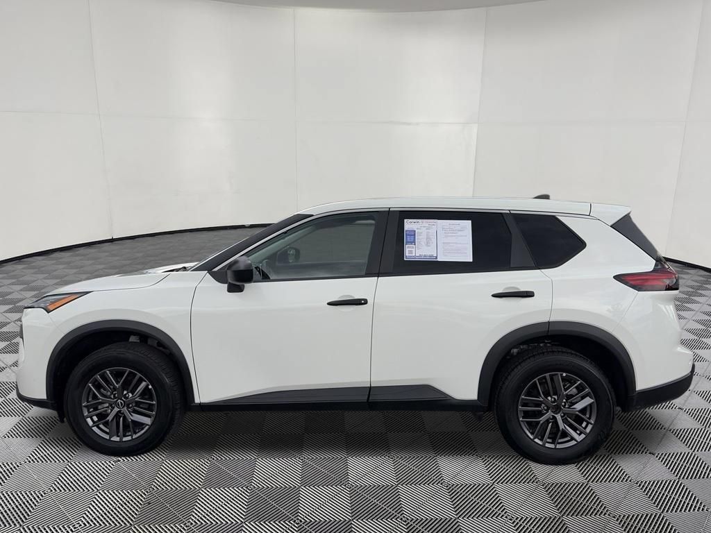 Used 2024 Nissan Rogue S AWD/4WD image 5