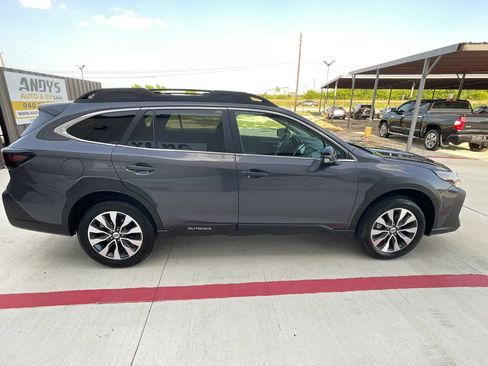 Used 2025 Subaru Outback Limited AWD/4WD image 5