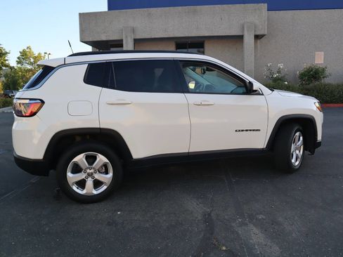 Used 2018 Jeep Compass Latitude image 8