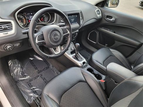 Certified 2020 Jeep Compass Latitude w/ Cold Weather Group image 19