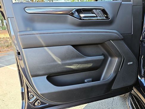 New 2026 Chevrolet Suburban RST w/ RST Capability Package AWD/4WD image 14