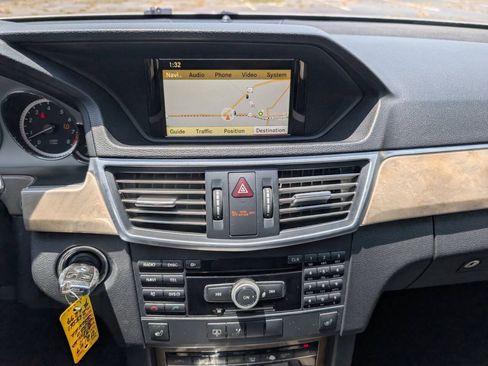Used 2011 Mercedes-Benz E 350 4MATIC Sedan image 38