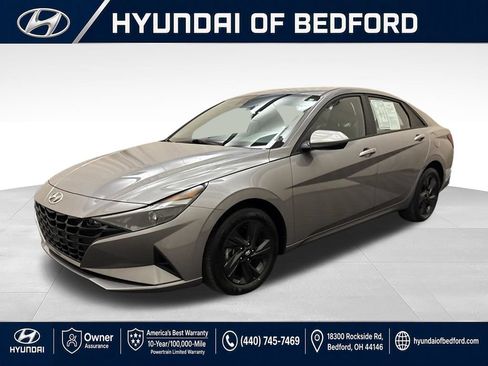 Used 2023 Hyundai Elantra SEL w/ Cargo Package FWD image 1