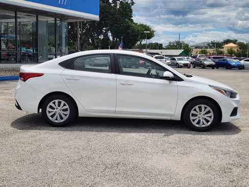 Used 2019 Hyundai Accent SE FWD image 9