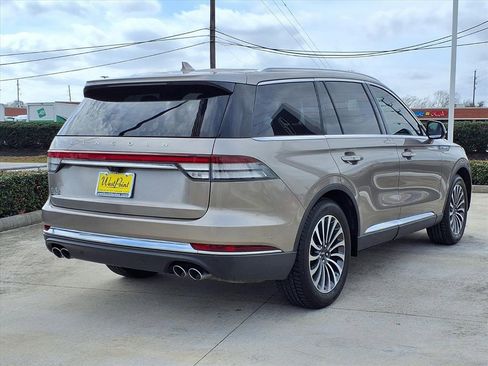Used 2020 Lincoln Aviator Reserve w/ Equipment Group 201A image 2