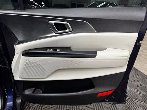 Used 2024 Kia Carnival LX image 55