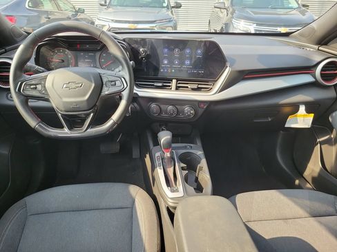 Used 2025 Chevrolet Trax RS w/ Driver Confidence Package FWD image 11