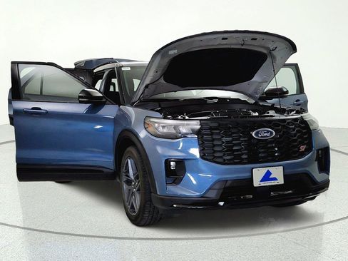 Used 2025 Ford Explorer ST w/ Sun And Sound Package AWD/4WD image 13