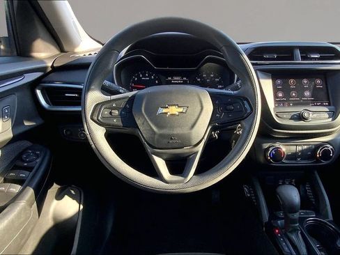Used 2022 Chevrolet TrailBlazer LS FWD image 5