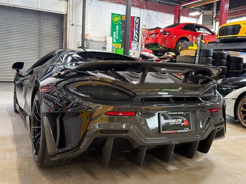 Used 2019 McLaren 600LT RWD image 10