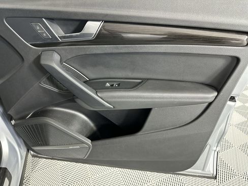 Used 2019 Audi Q5 Prestige w/ Premium Plus Package AWD/4WD image 31