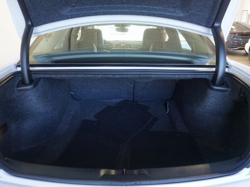 Used 2023 Chrysler 300 Touring L image 17