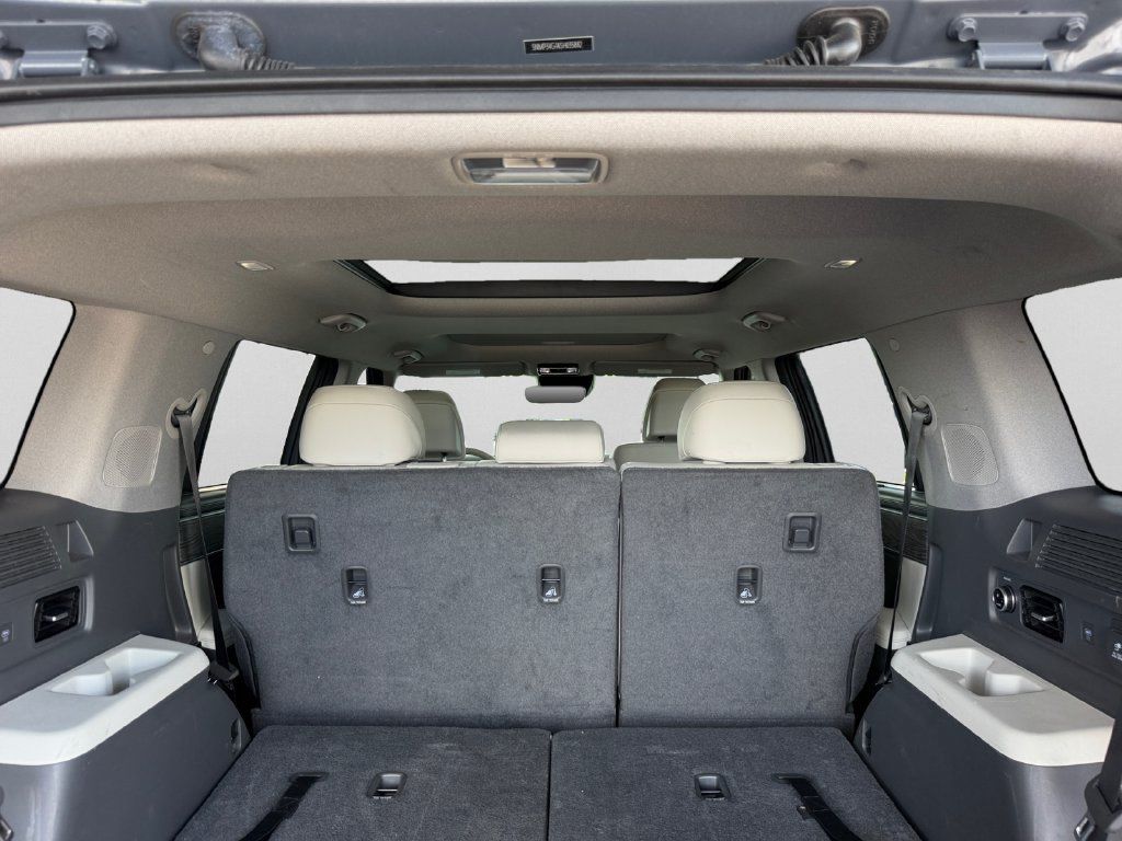 Used 2025 Hyundai Santa Fe Limited FWD image 28