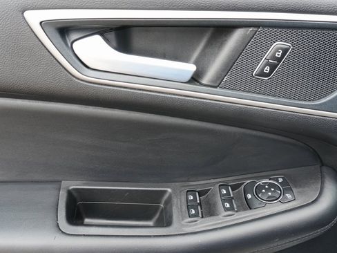 Certified 2024 Ford Edge SEL image 9