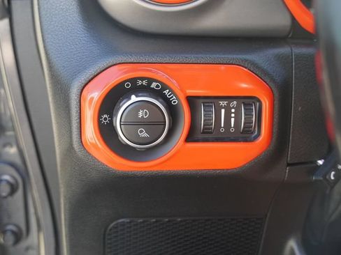 Used 2021 Jeep Gladiator Sport AWD/4WD image 19