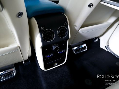 Certified 2023 Rolls-Royce Cullinan w/ Cullinan Package AWD/4WD image 20