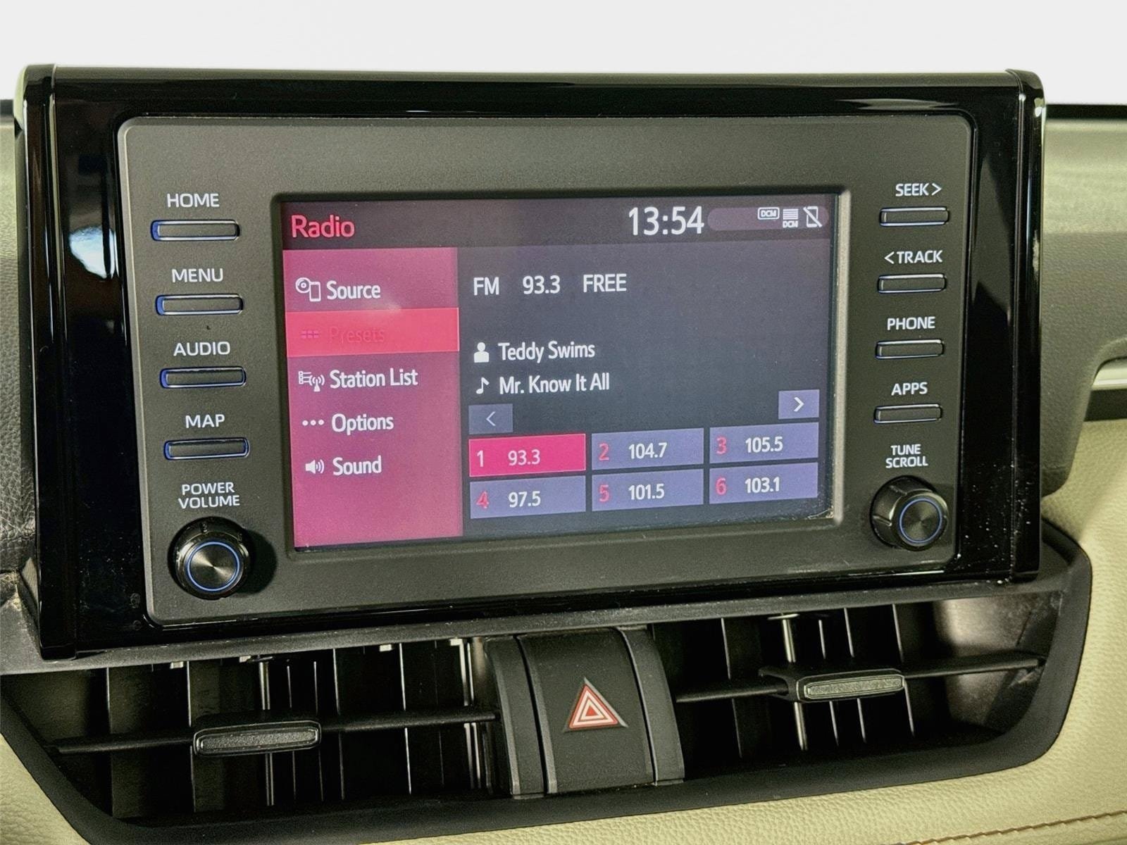 Used 2019 Toyota RAV4 XLE w/ Convenience Package FWD image 15