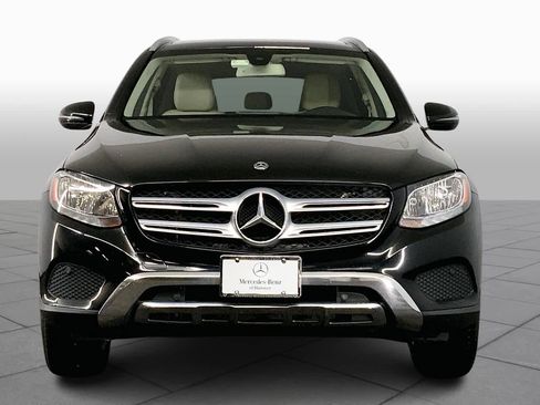 Used 2018 Mercedes-Benz GLC 300 4MATIC image 4