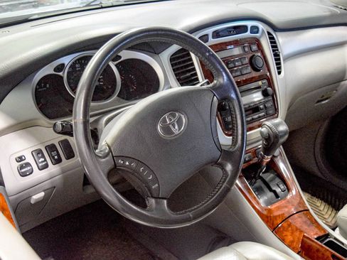 Used 2006 Toyota Highlander Limited AWD/4WD image 11
