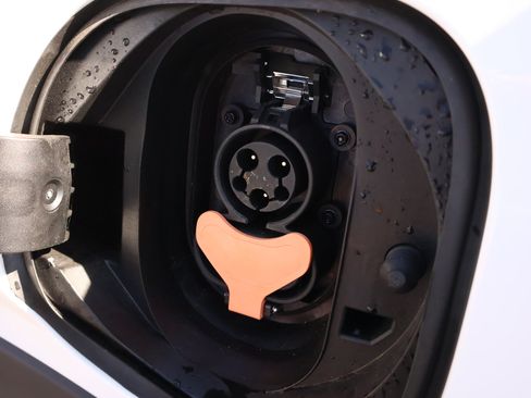 Used 2023 Chevrolet Bolt EUV Premier w/ Sun & Sound Package image 21