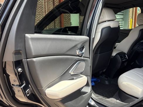Used 2025 Acura RDX SH-AWD image 10