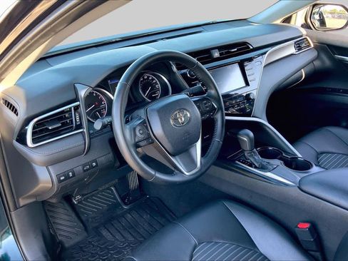 Used 2018 Toyota Camry SE w/ Convenience Package FWD image 17