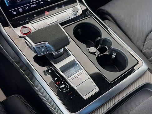 Used 2025 Audi RS Q8 performance image 18