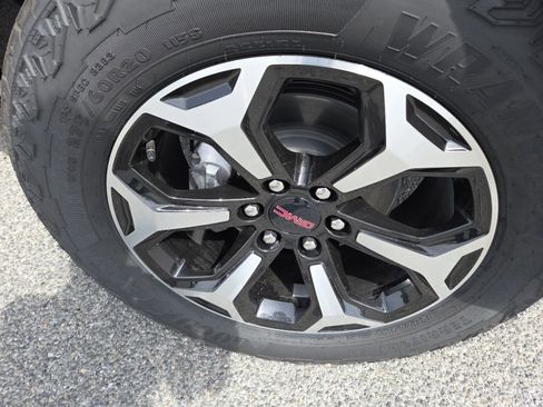 New 2026 GMC Yukon AT4 AWD/4WD image 16