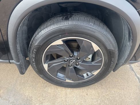 Used 2024 Nissan Rogue SV FWD image 6