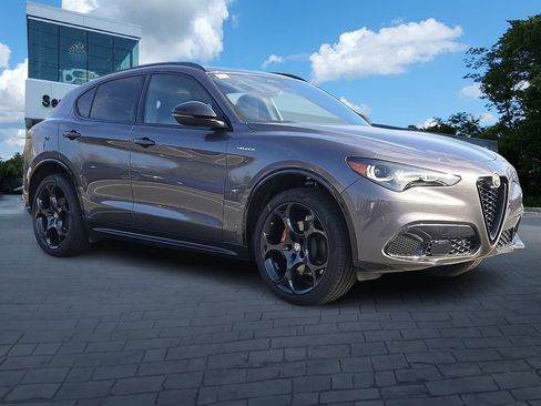 New 2026 Alfa Romeo Stelvio Sprint AWD/4WD image 2
