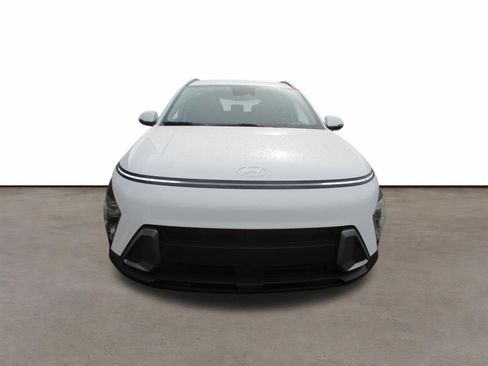 Used 2025 Hyundai Kona SEL FWD image 8