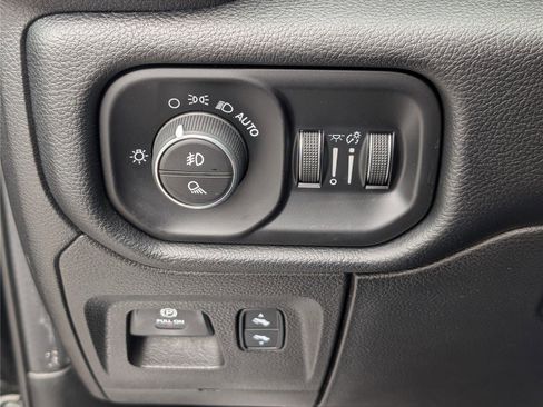 Used 2019 RAM 1500 Laramie w/ Sport Appearance Package AWD/4WD image 23