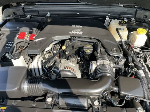 Used 2021 Jeep Gladiator Mojave w/ Uconnect 4C Nav & Sound Group AWD/4WD image 44