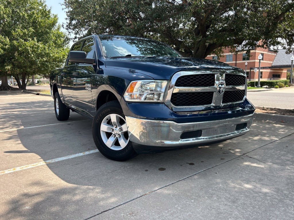 Used 2022 RAM 1500 Classic SLT AWD/4WD image 3