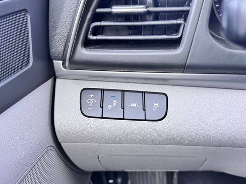 Used 2020 Hyundai Elantra Value Edition FWD image 14