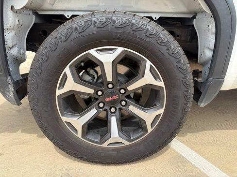 Used 2023 GMC Sierra 1500 Pro w/ Pro Value Package AWD/4WD image 11