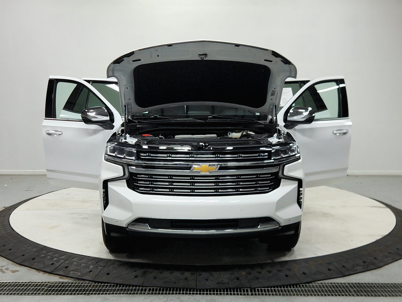 Used 2024 Chevrolet Tahoe Premier RWD image 11
