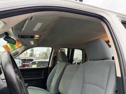 Used 2017 RAM 3500 Tradesman w/ Chrome Appearance Group image 20