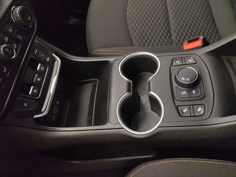 Used 2021 GMC Terrain SLE w/ Driver Convenience Package image 26