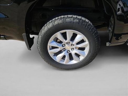 Used 2022 Chevrolet Silverado 1500 Custom w/ Safety Confidence Package image 9