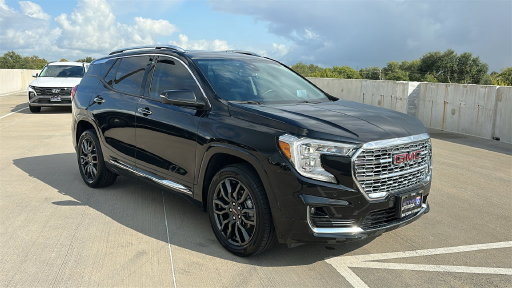 Used 2024 GMC Terrain Denali w/ Black Diamond Edition AWD/4WD image 16