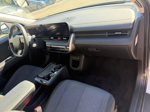 Certified 2025 Hyundai Ioniq 5 SE RWD image 17