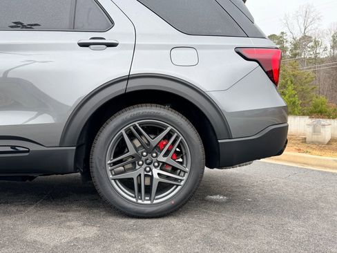 New 2026 Ford Explorer ST-Line w/ ST-Line Street Pack image 6