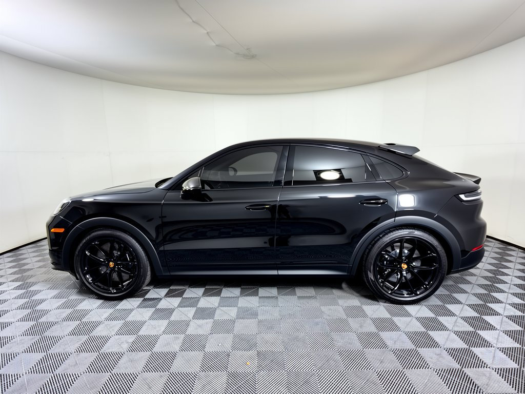 Certified 2025 Porsche Cayenne Turbo GT AWD/4WD image 2