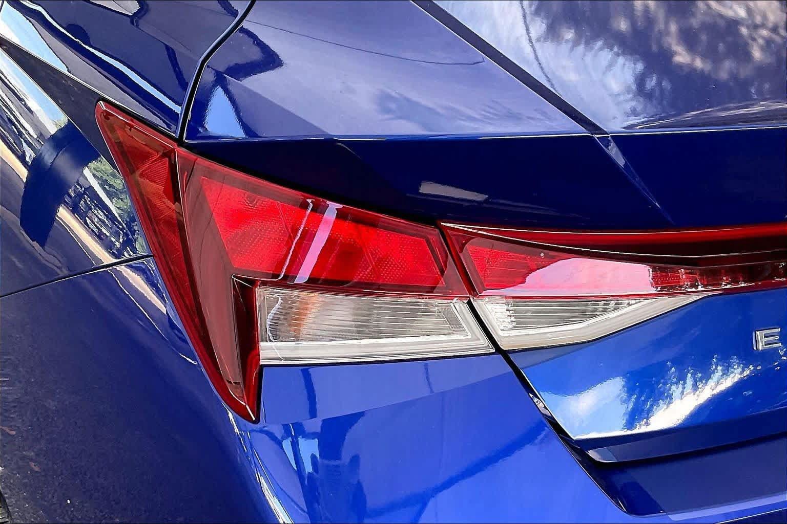 Certified 2021 Hyundai Elantra SEL w/ Convenience Package FWD image 28