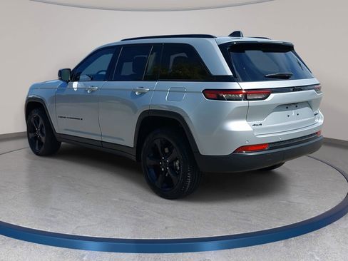 New 2025 Jeep Grand Cherokee Limited w/ Black Appearance Package AWD/4WD image 7