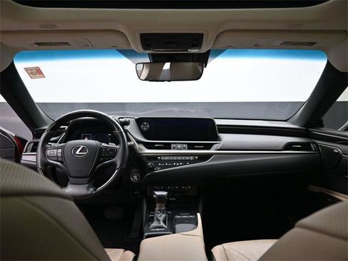 Used 2019 Lexus ES 350 w/ Luxury Package image 29